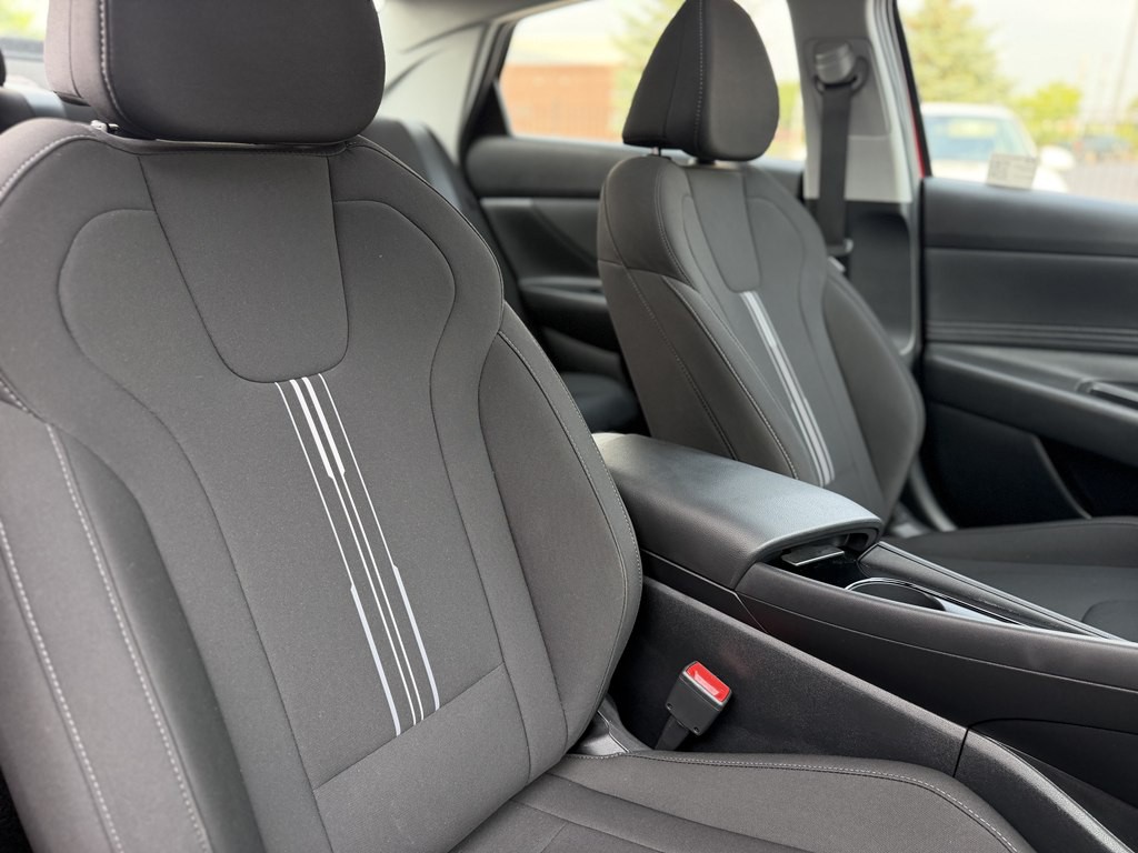 2025 Hyundai Elantra Image 11
