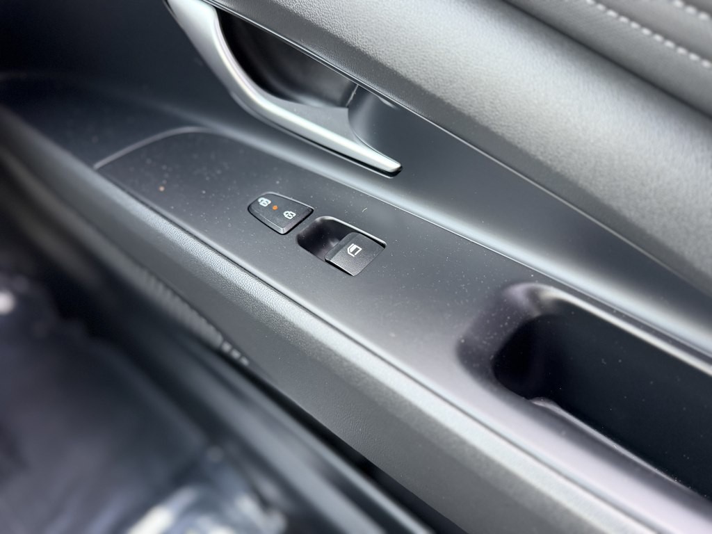 2025 Hyundai Elantra Image 12