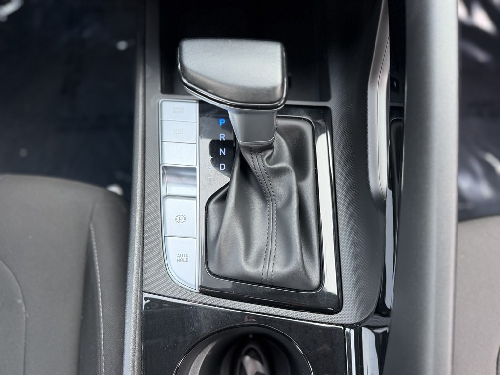 2025 Hyundai Elantra Image 16