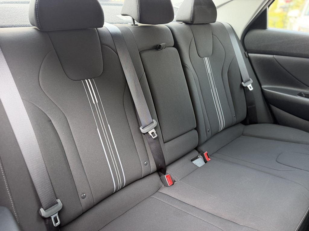 2025 Hyundai Elantra Image 18