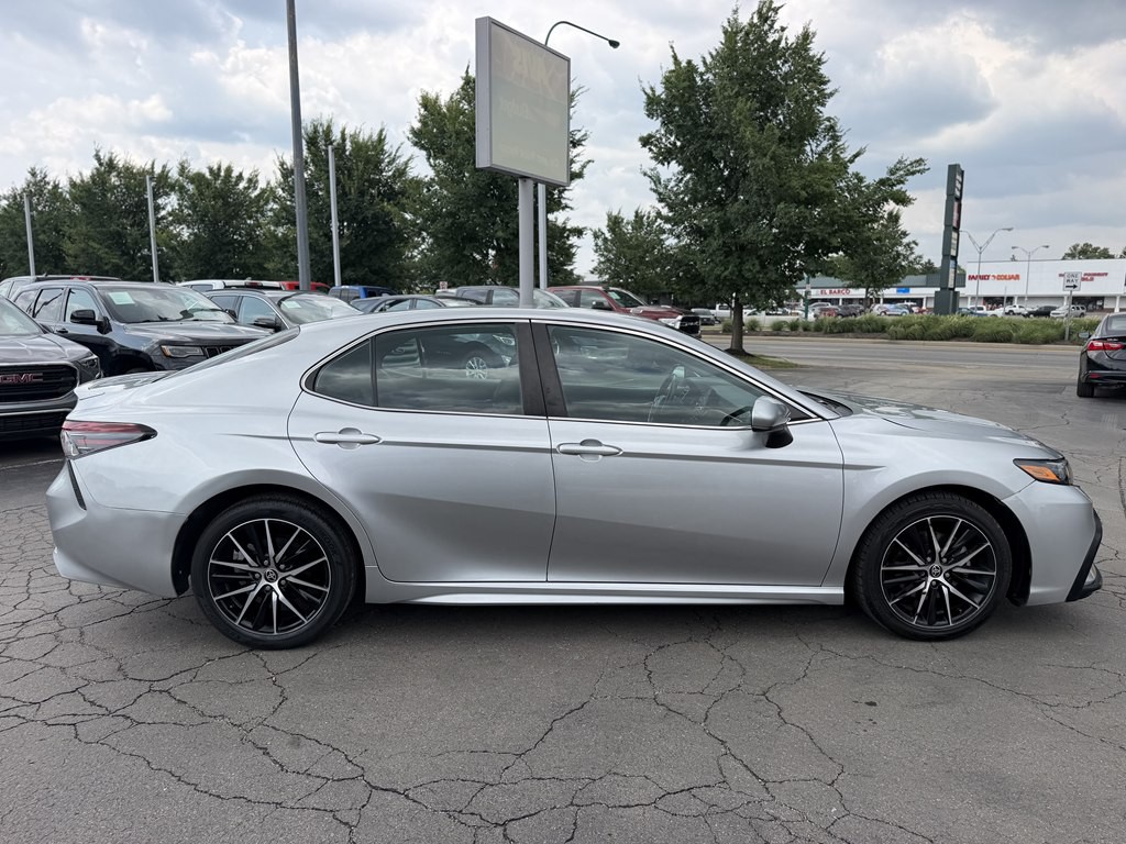 2021 Toyota Camry Image 8