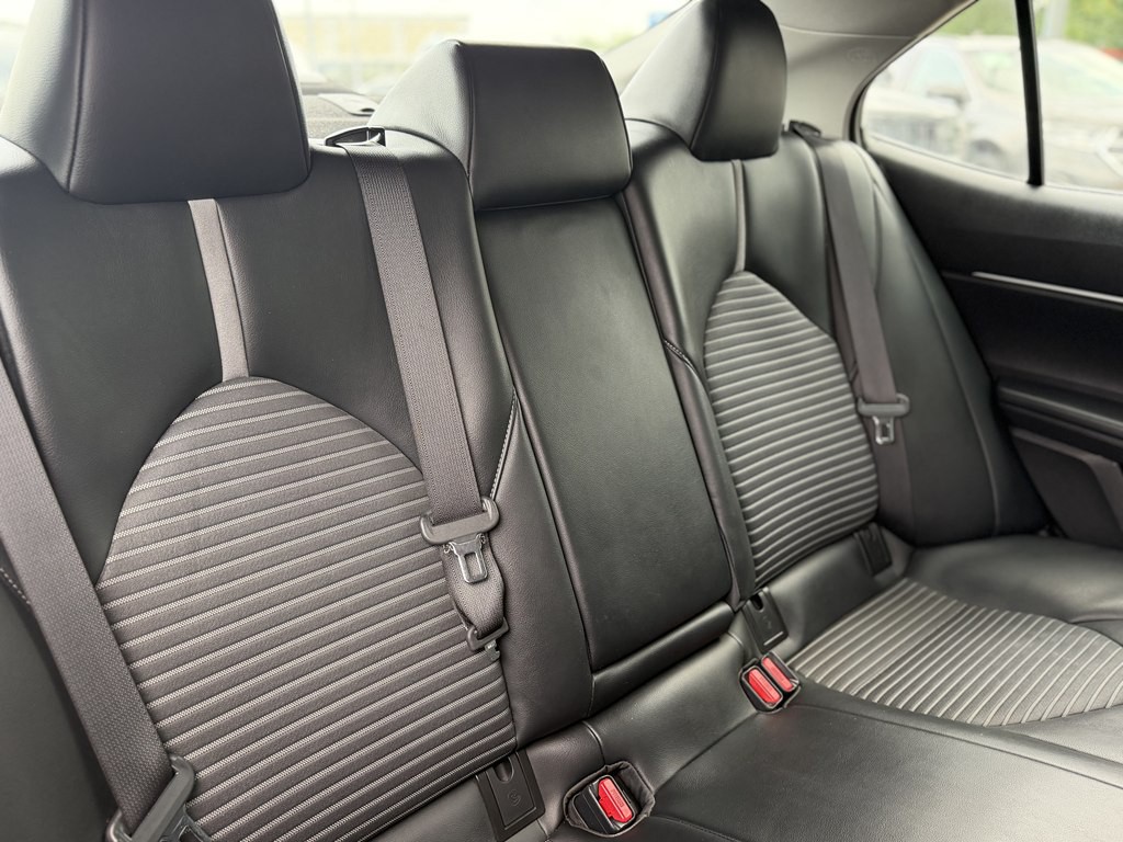 2021 Toyota Camry Image 18
