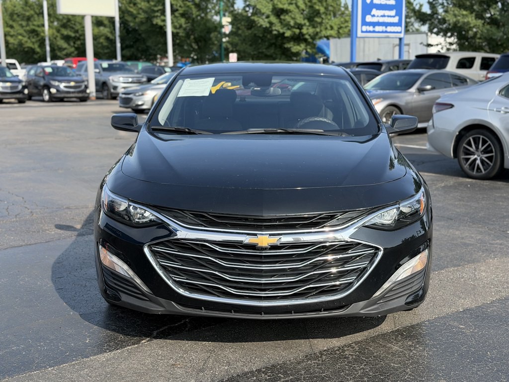 2024 Chevrolet Malibu Image 2
