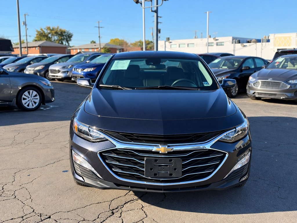 2023 Chevrolet Malibu Image 2
