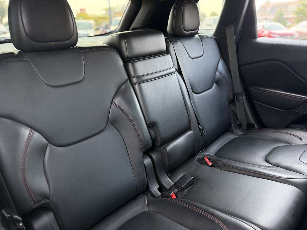 2015 Jeep Cherokee Image 18