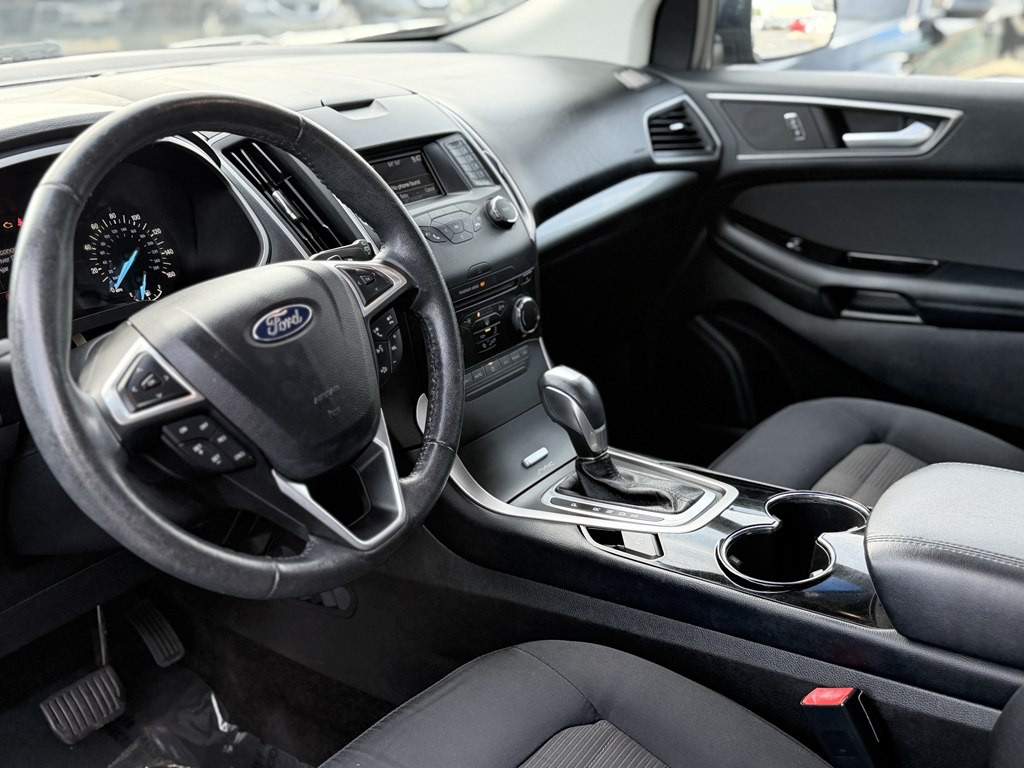 2017 Ford Edge Image 10
