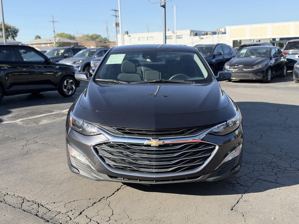 2023 Chevrolet Malibu Image 2