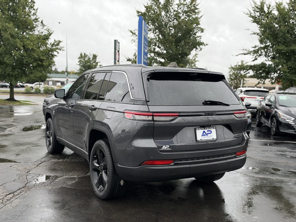 2024 Jeep Grand Cherokee Image 4