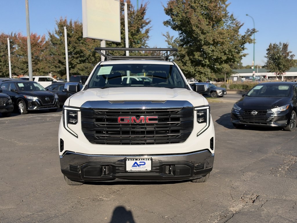 2022 GMC Sierra Image 2