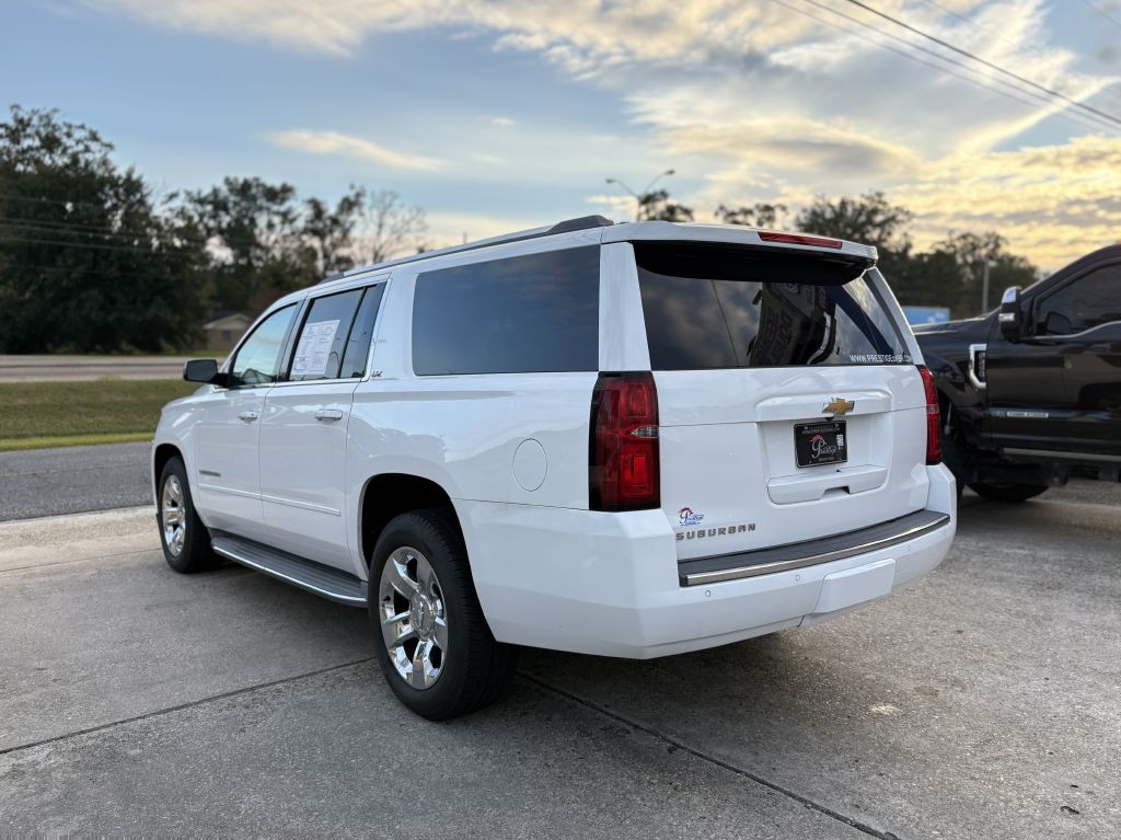 2015 Chevrolet Suburban Image 5