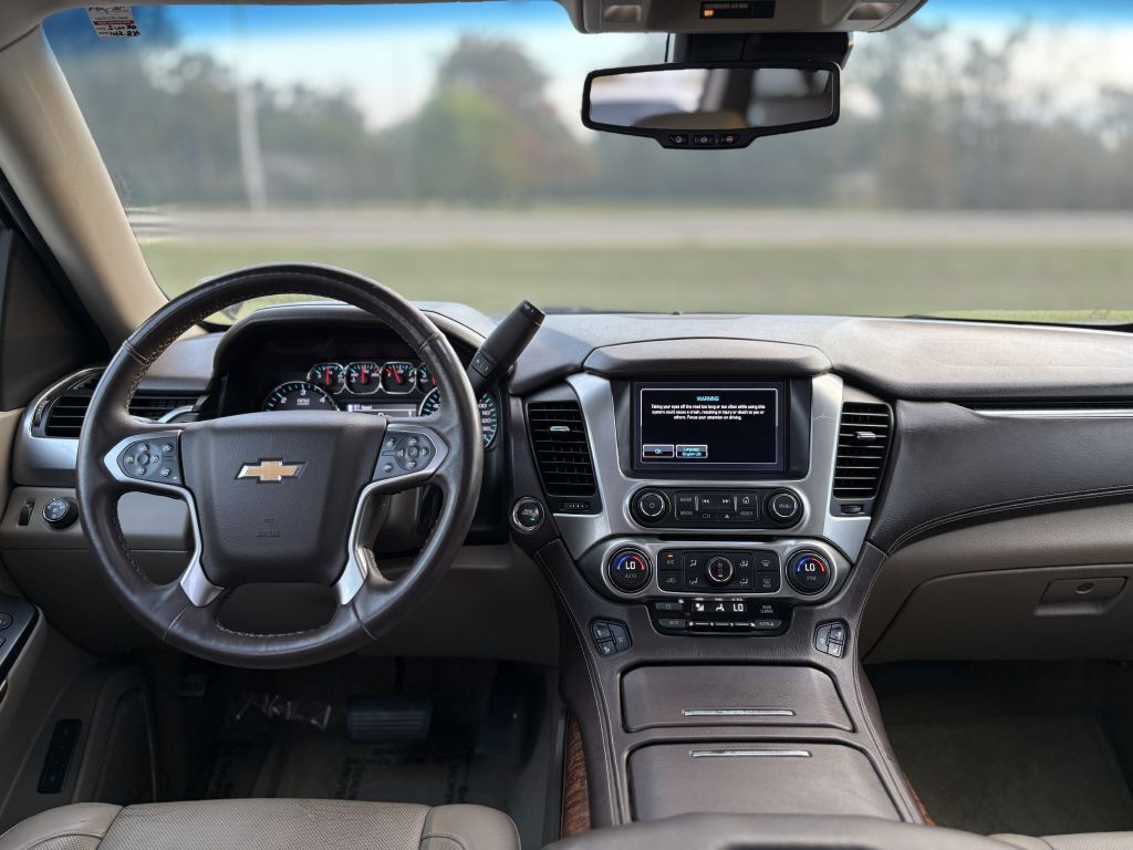 2015 Chevrolet Suburban Image 11