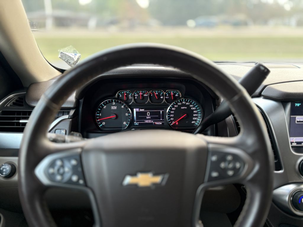 2015 Chevrolet Suburban Image 13