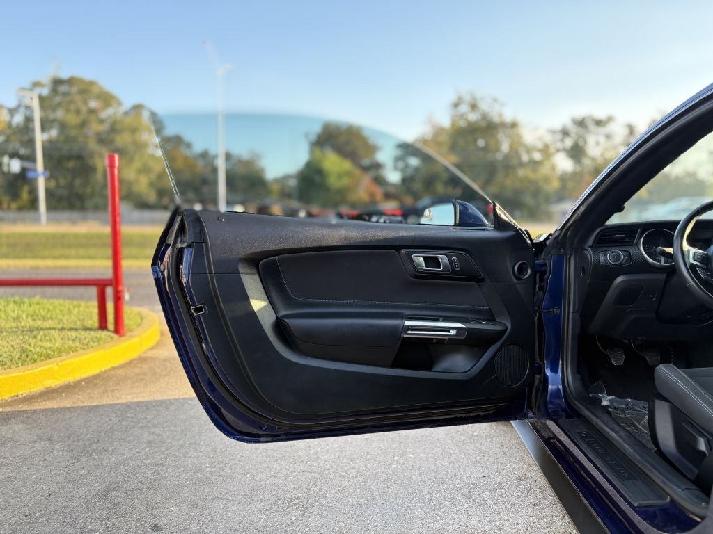 2020 Ford Mustang Image 6