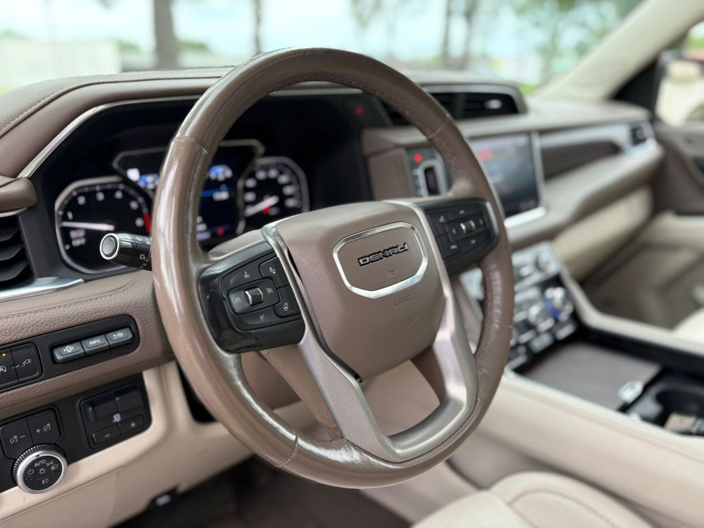 2021 GMC Yukon Image 14