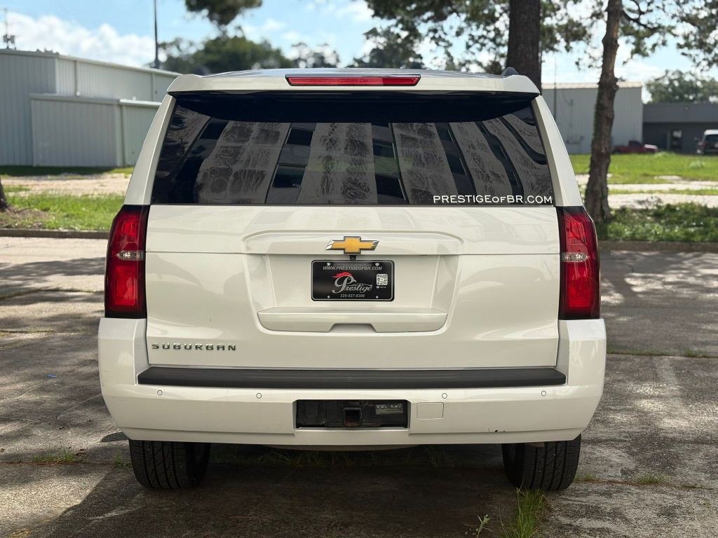 2018 Chevrolet Suburban Image 5