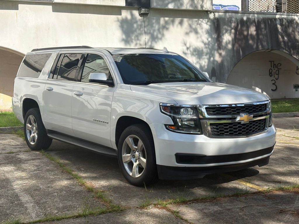 2018 Chevrolet Suburban Image 3