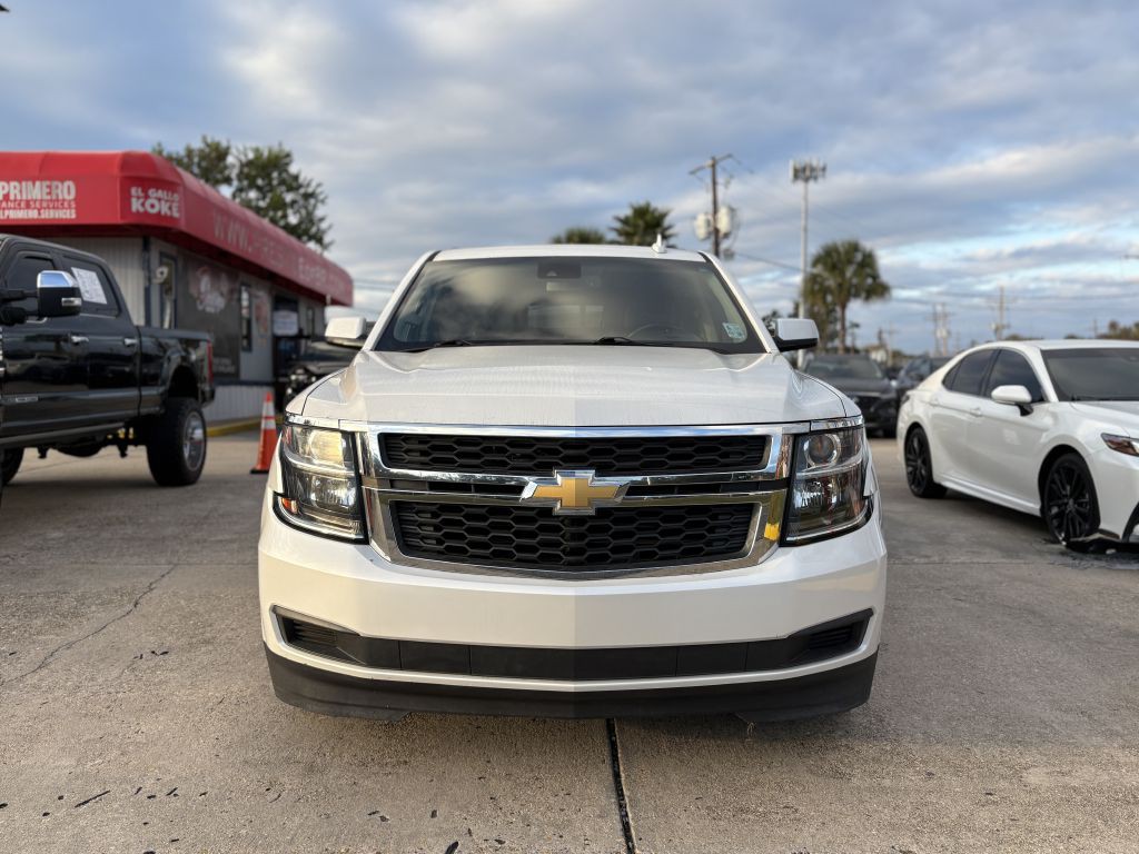 2018 Chevrolet Suburban Image 2