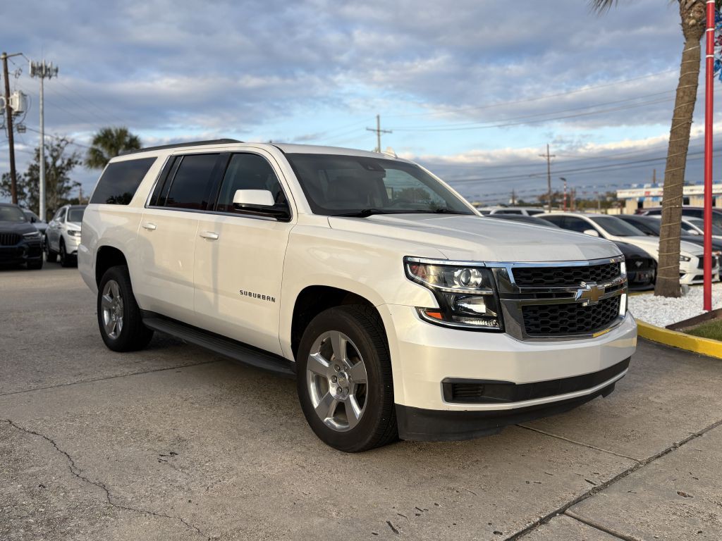 2018 Chevrolet Suburban Image 3