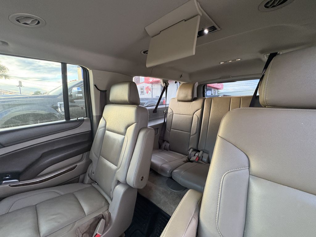2018 Chevrolet Suburban Image 12