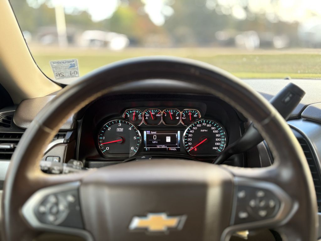 2018 Chevrolet Suburban Image 15