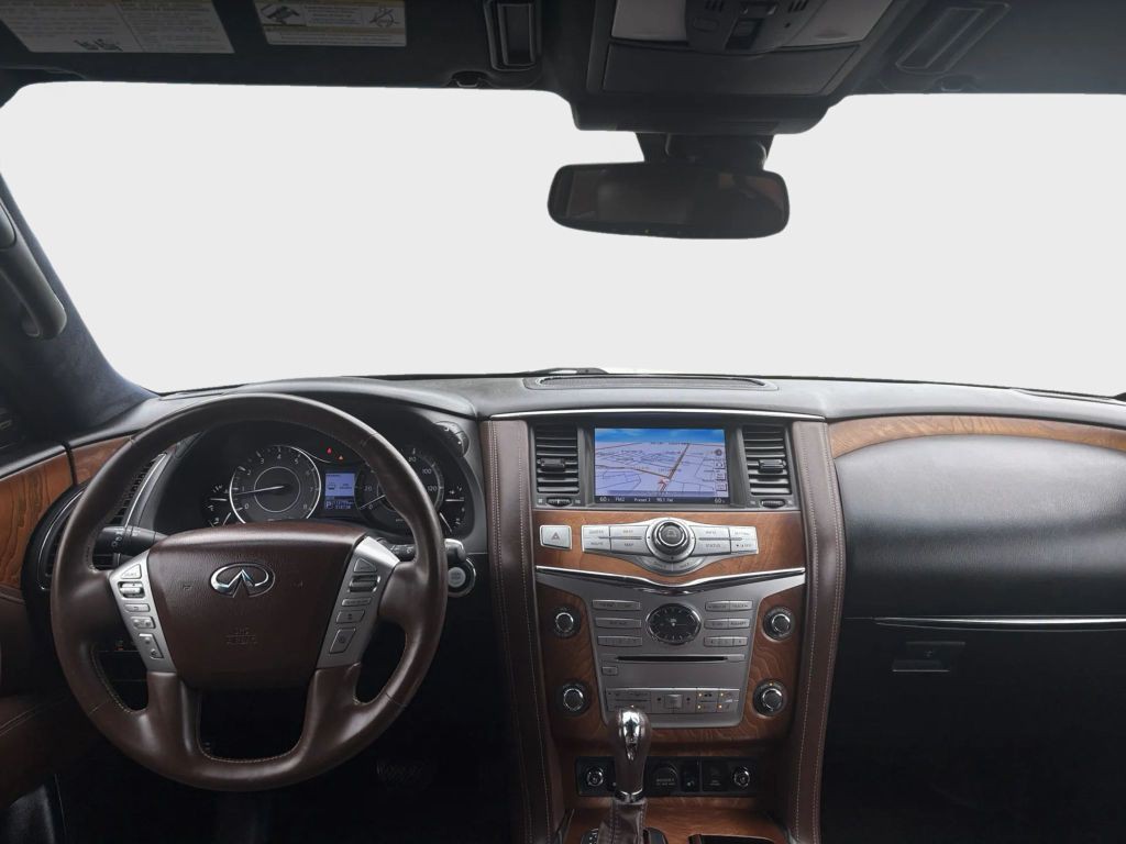 2015 INFINITI QX80 Image 10