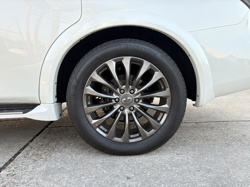 2015 INFINITI QX80 Image 6