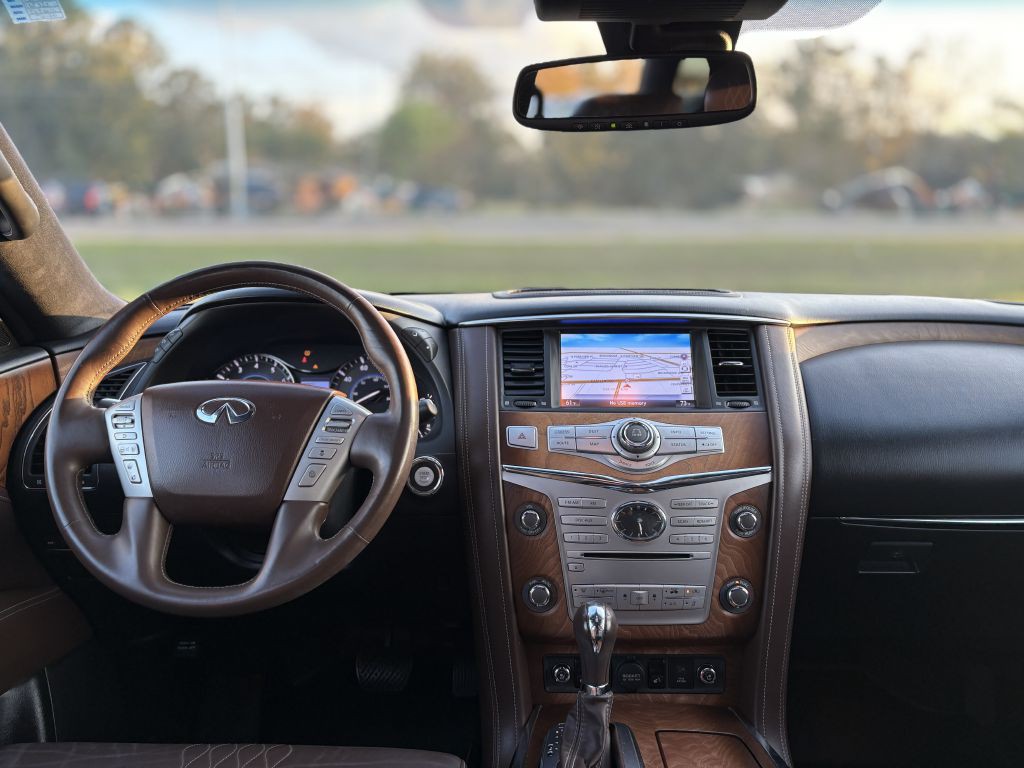 2015 INFINITI QX80 Image 12