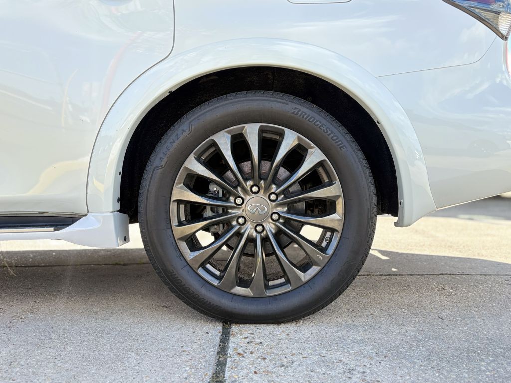 2015 INFINITI QX80 Image 6