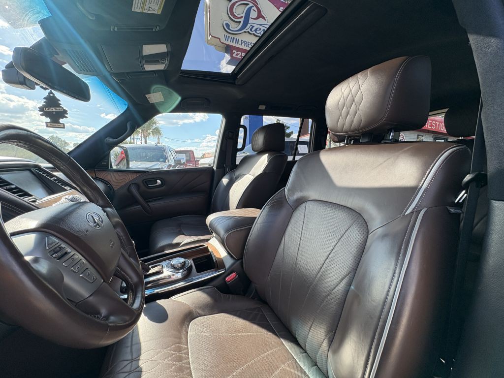 2015 INFINITI QX80 Image 9