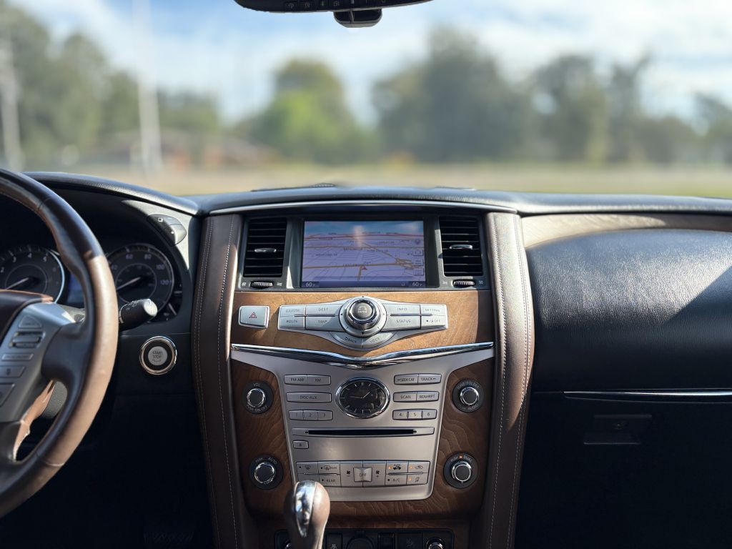 2015 INFINITI QX80 Image 14