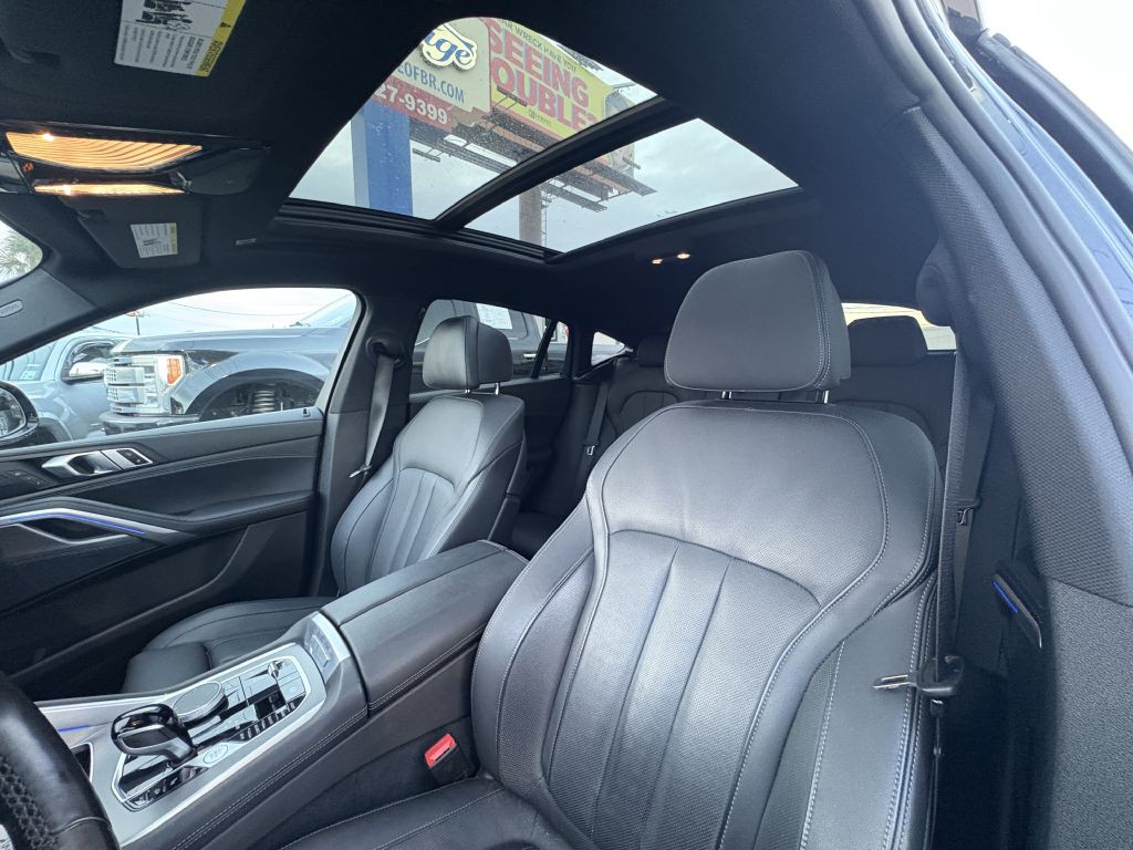 2022 BMW X6 Image 9