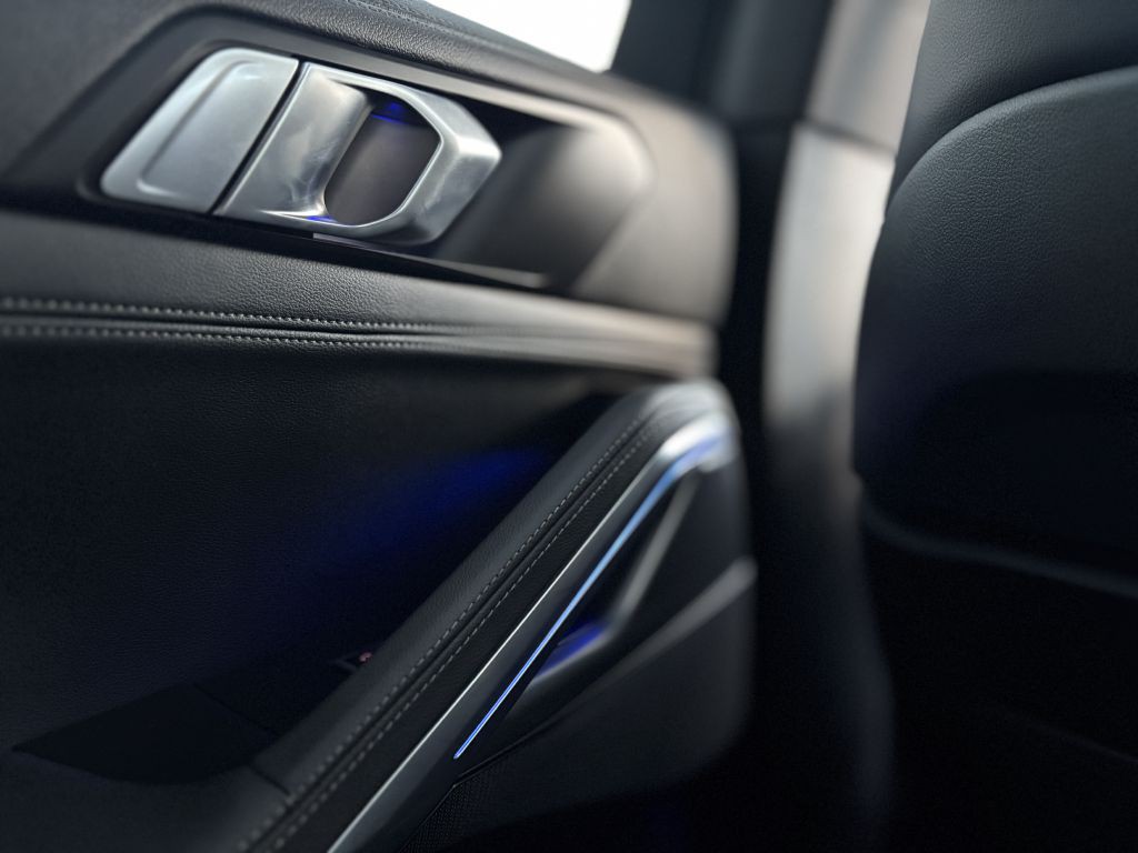 2022 BMW X6 Image 11