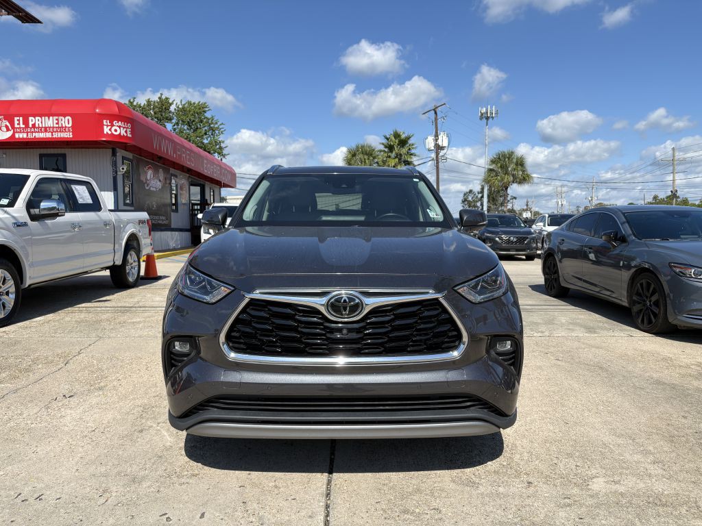 2022 Toyota Highlander Image 2