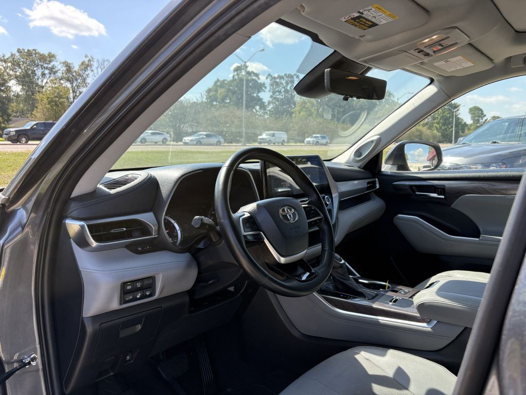 2022 Toyota Highlander Image 9