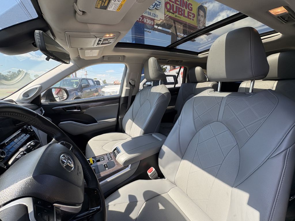 2022 Toyota Highlander Image 10