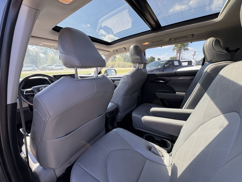 2022 Toyota Highlander Image 11