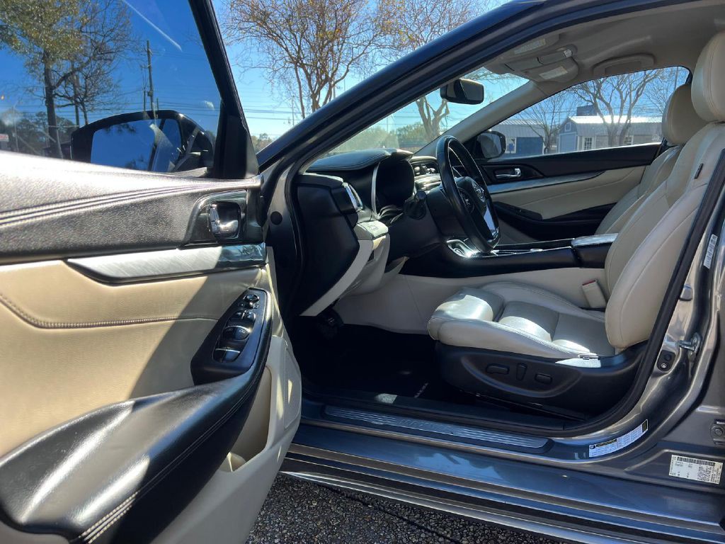 2017 Nissan Maxima Image 9