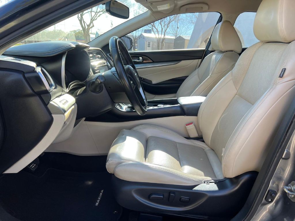2017 Nissan Maxima Image 10