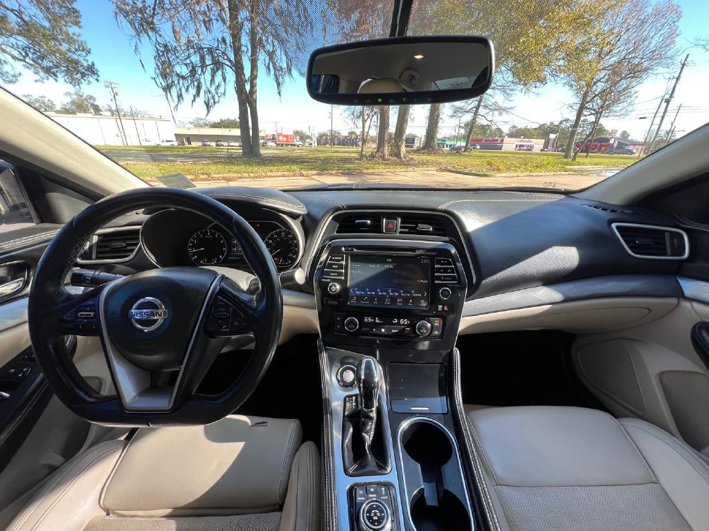 2017 Nissan Maxima Image 12