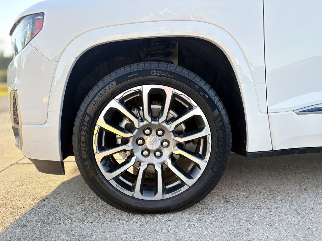 2022 GMC Acadia Image 6