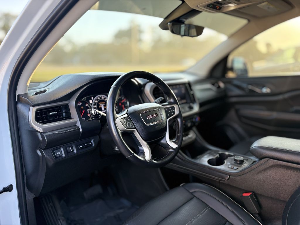 2022 GMC Acadia Image 8