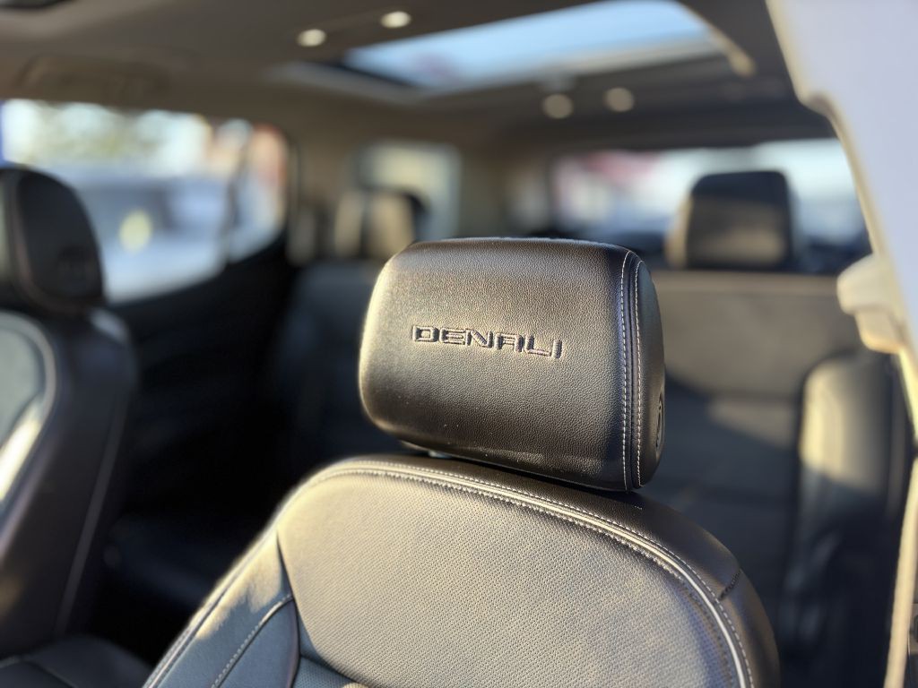 2022 GMC Acadia Image 9