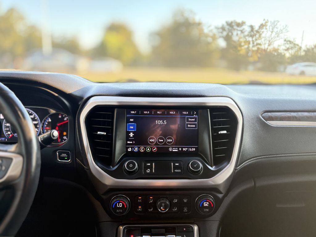 2022 GMC Acadia Image 11