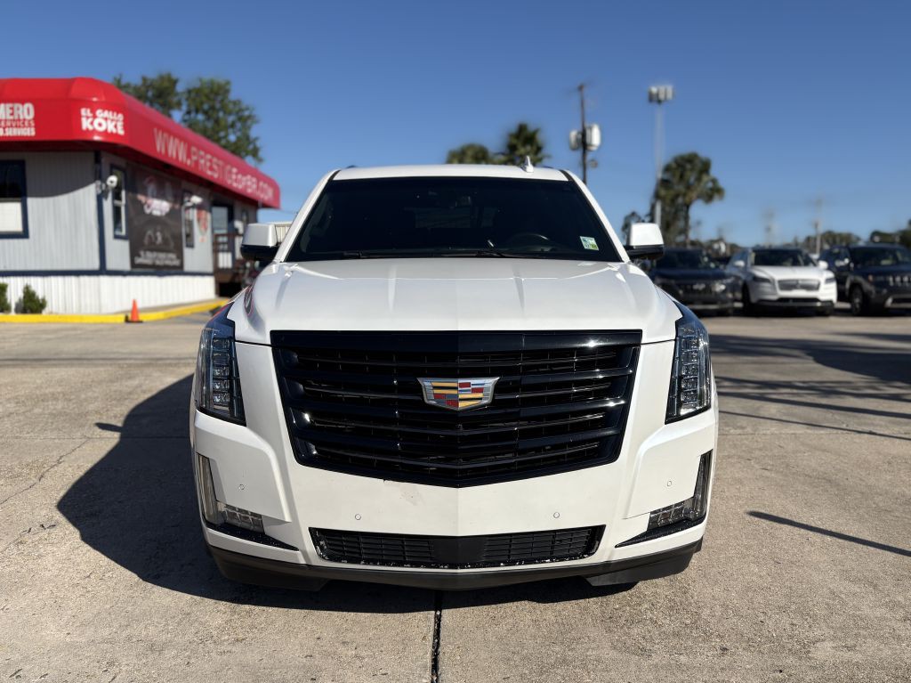 2018 Cadillac Escalade Image 2