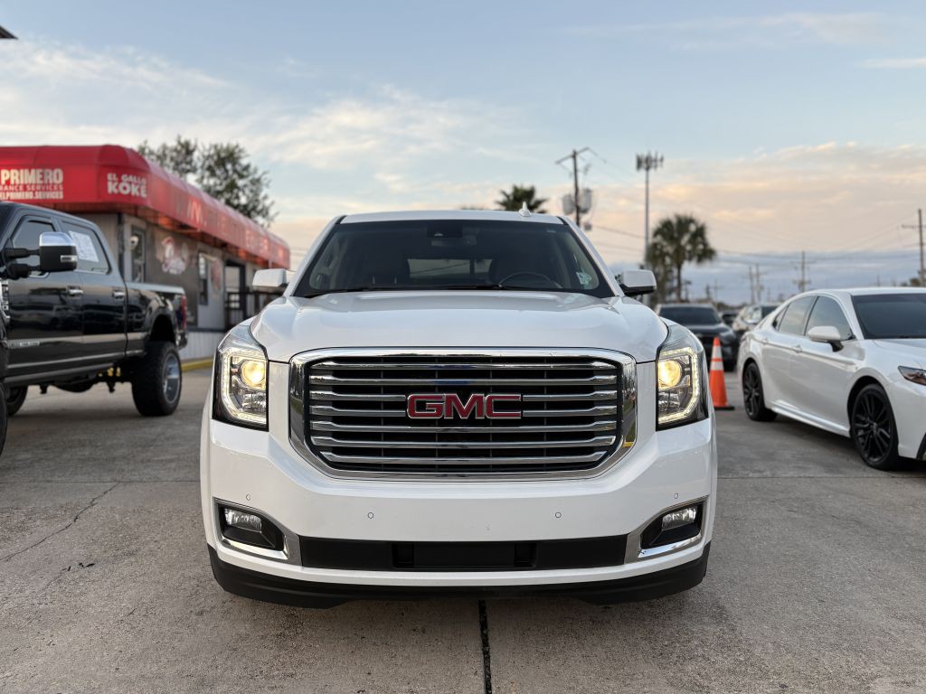 2017 GMC Yukon Image 2