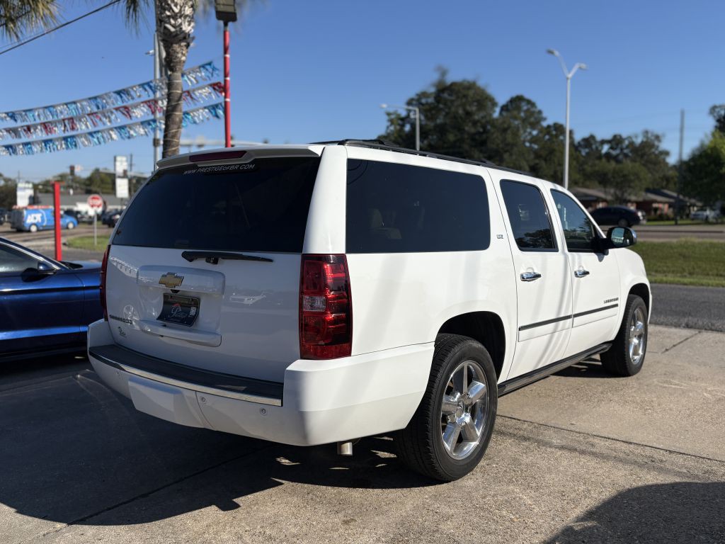 2013 Chevrolet Suburban Image 4
