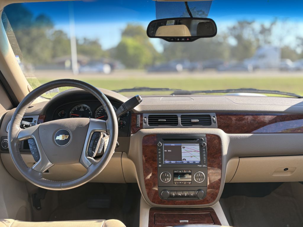 2013 Chevrolet Suburban Image 11
