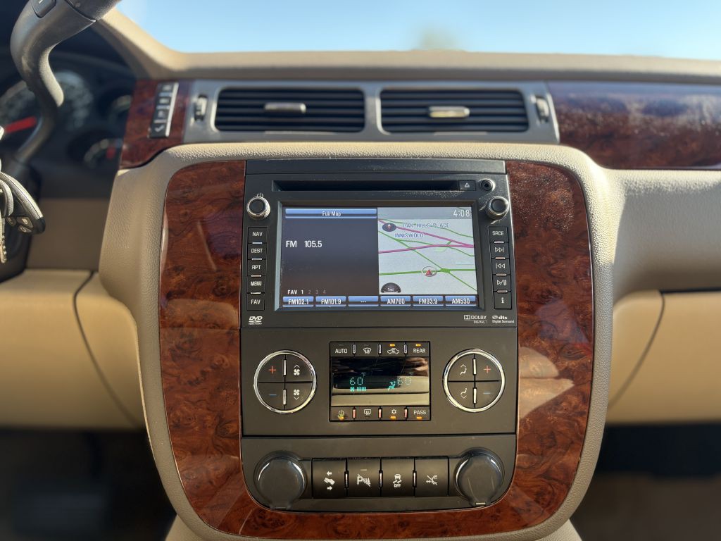2013 Chevrolet Suburban Image 12
