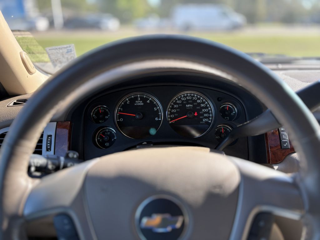 2013 Chevrolet Suburban Image 13