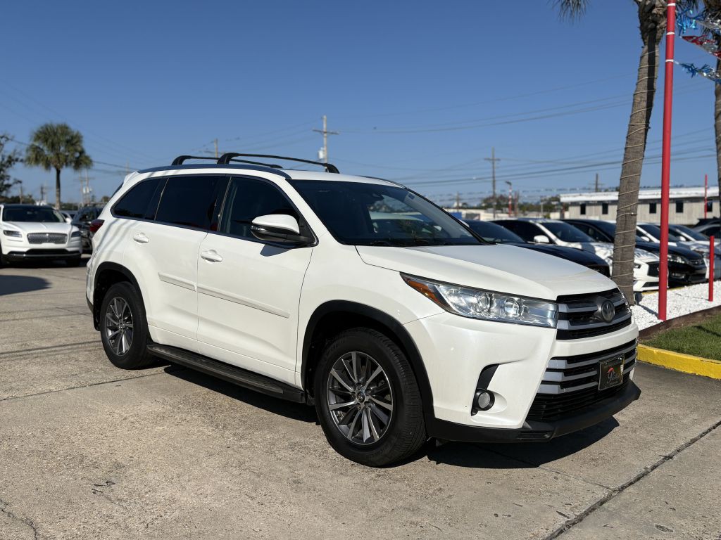 2017 Toyota Highlander Image 3